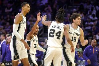 在与猛龙的 在与猛龙的