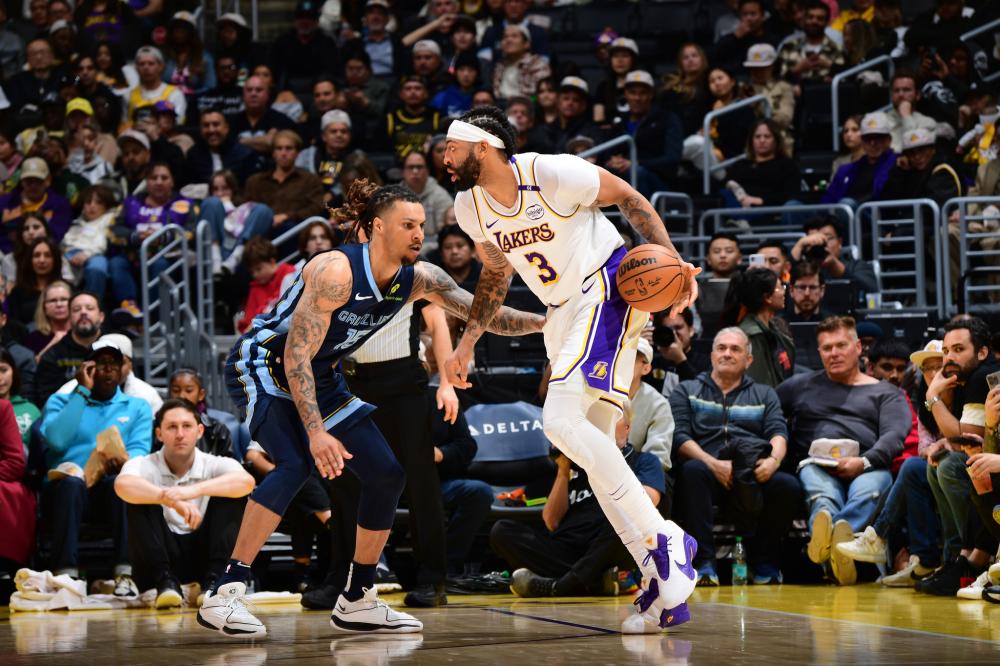 他在赛季中 他在赛季中